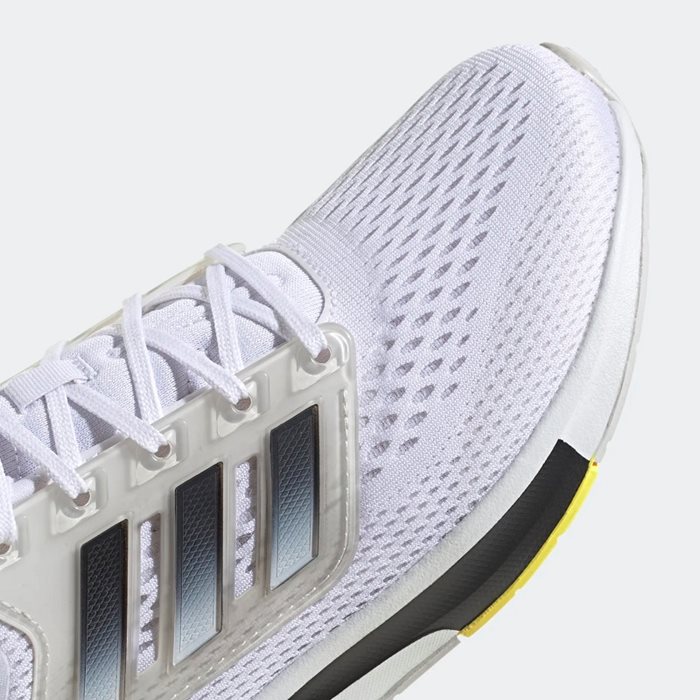 נעלי ריצה לבוגרים בצבע לבן דגם EQ21 RUN מבית ADIDAS