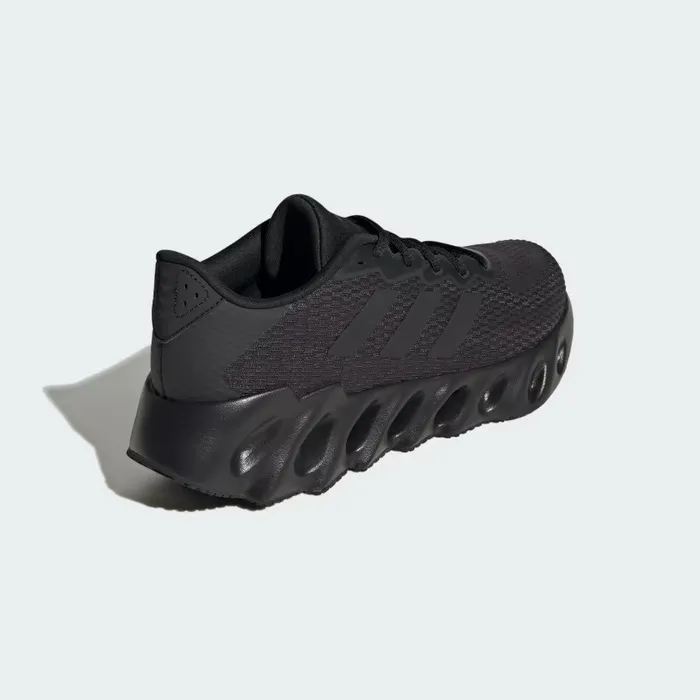 נעלי ספורט לגברים דגם Switch Fwd M מבית Adidas