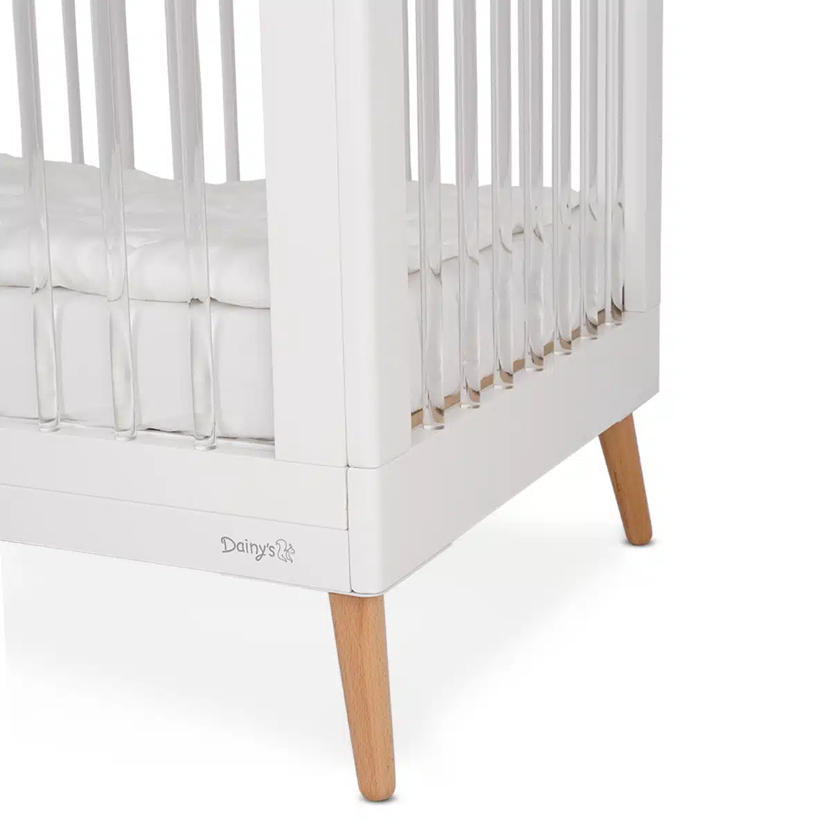 מיטת תינוק הילס - Hills™ White/Acrylic מבית Dainy's