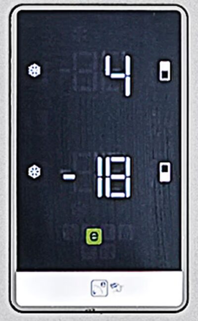 מקרר 2 דלתות מקפיא תחתון 554 ליטר דגם KND3956XPP מבית Blomberg