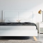 לבן דמוי עור