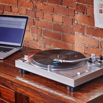 פטיפון עם הנעה ישירה USB דגם AT-LP120XUSB מבית Audio Technica