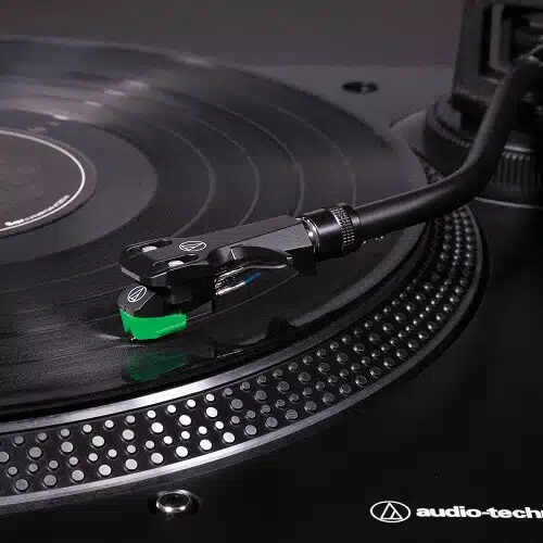 פטיפון עם הנעה ישירה USB דגם AT-LP120XUSB מבית Audio Technica
