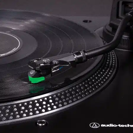 פטיפון עם USB ו-בלוטות' דגם AT-LP120XBTUSB מבית Audio Technica