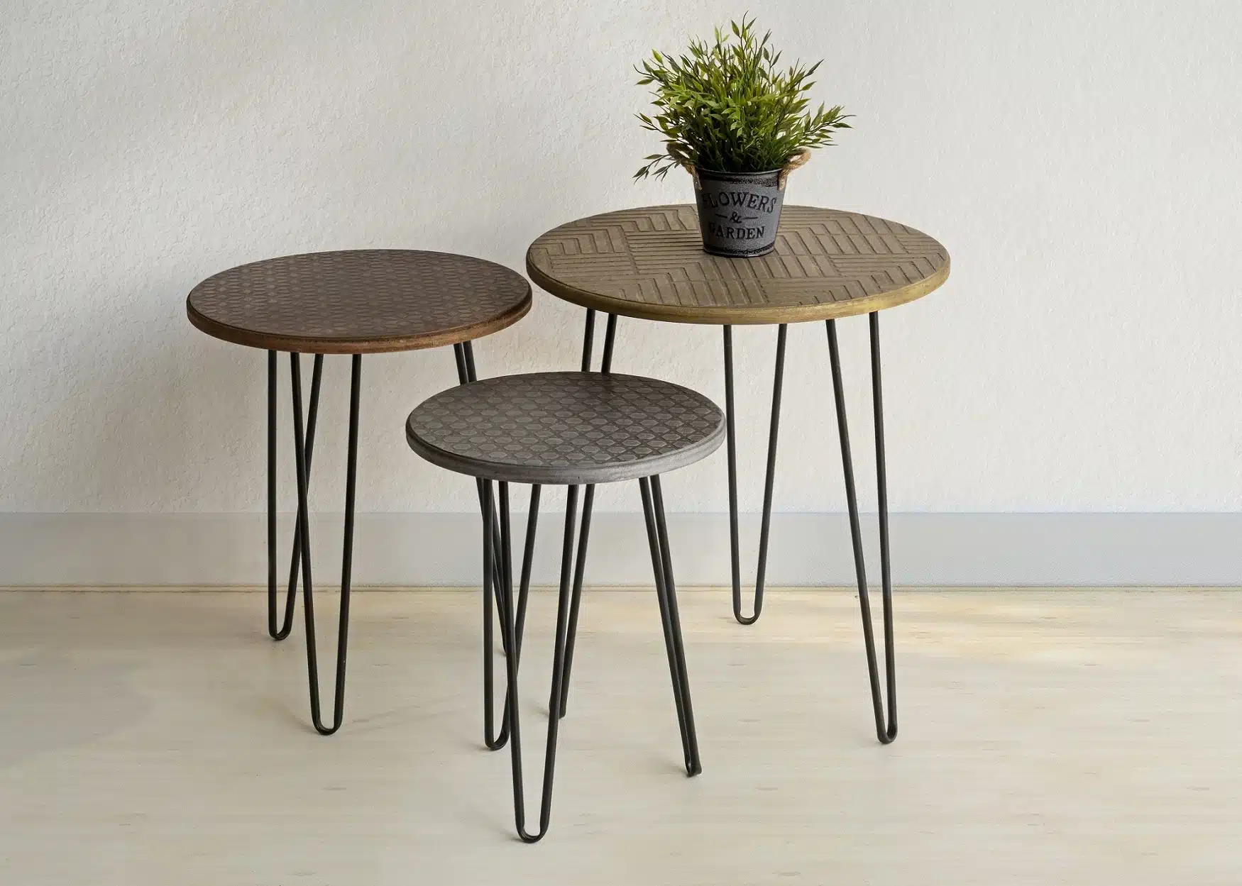 שלישיית שולחנות קפה ממתכת דגם מיטל מבית TUDO DESIGN