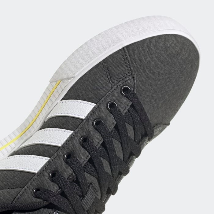 נעלי אופנה לגברים דגם DAILY 3.0 מבית ADIDAS