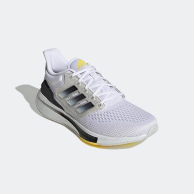 נעלי ריצה לבוגרים בצבע לבן דגם EQ21 RUN מבית ADIDAS