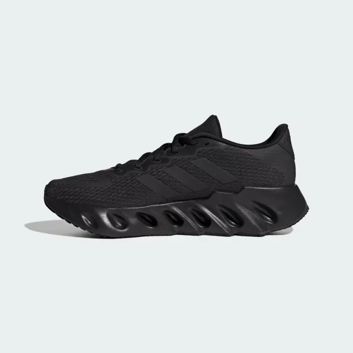 נעלי ספורט לגברים דגם Switch Fwd M מבית Adidas