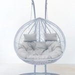 גוף לבן-כריות אפור