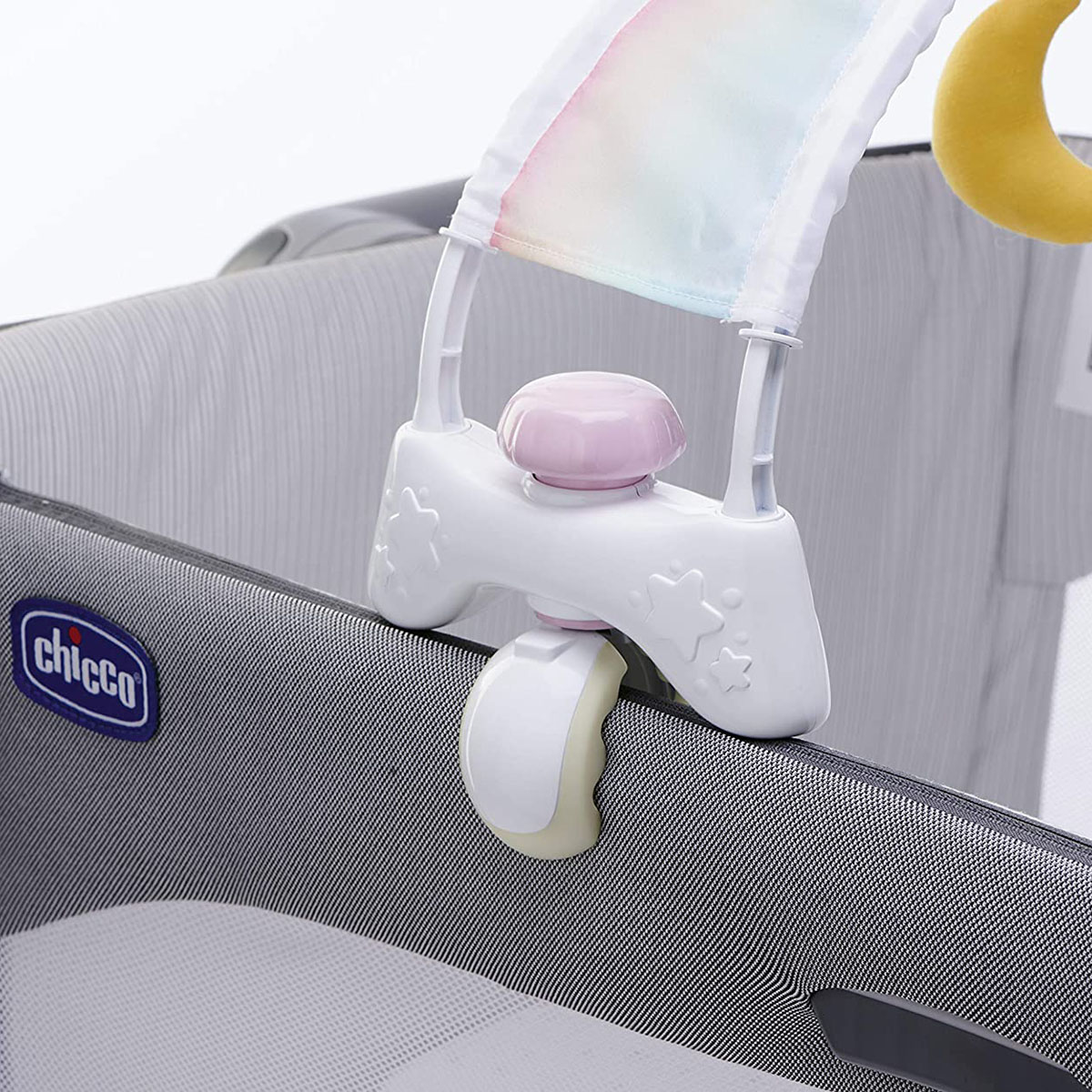 מובייל מוזיקלי/קשת צעצועים קשת בענן - Rainbow Bed Arch מבית Chicco