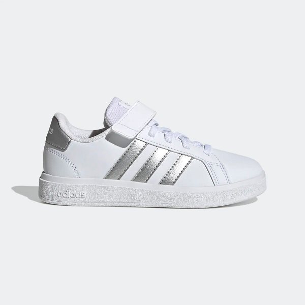 נעלי אופנה לילדים בצבע לבן/כסוף דגם GRAND COURT LIFESTYLE מבית ADIDAS