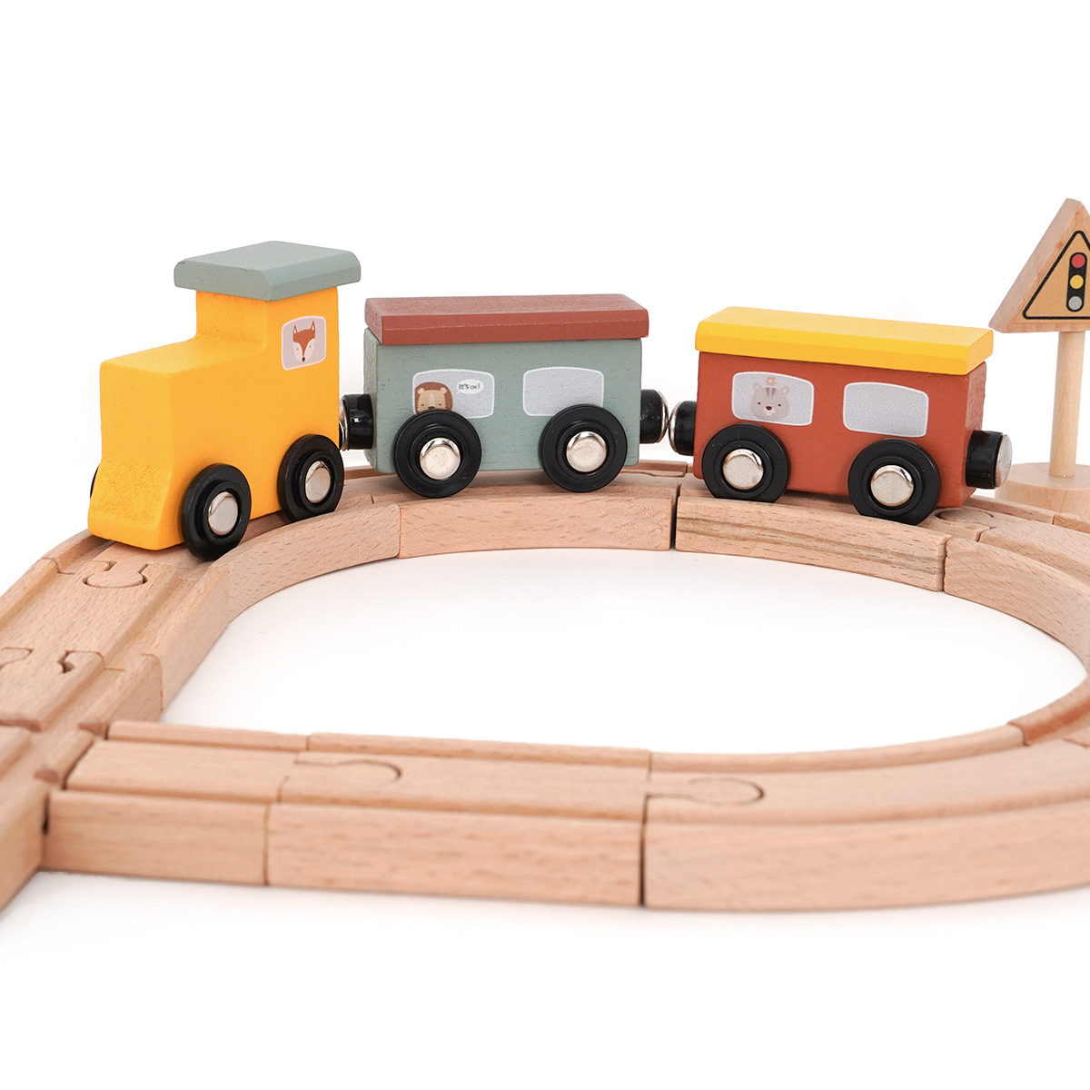 סט רכבת מעץ 35 חלקים - Wooden Train Set 35 pcs מבית Dainy's