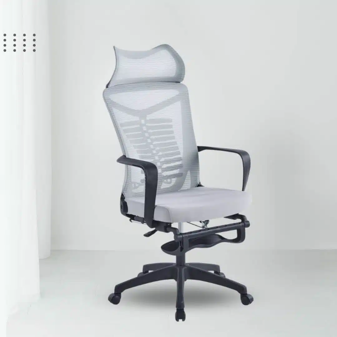 כיסא מנהלים אורטופדי עם הדום לרגליים דגם Supervisor מבית Shuk Rehut
