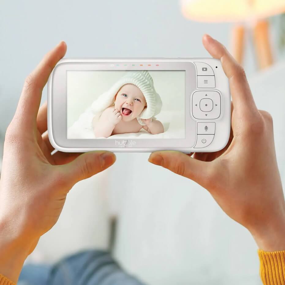מצלמה אינטרקום ממומעת לתינוק כולל מסך "5 דגם NURSERY VIEW PRO מבית HUBBLE
