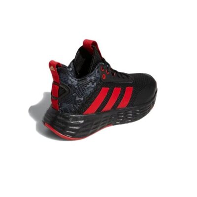 נעלי כדורסל לילדים ונוער דגם Own The Game 2.0 מבית ADIDAS