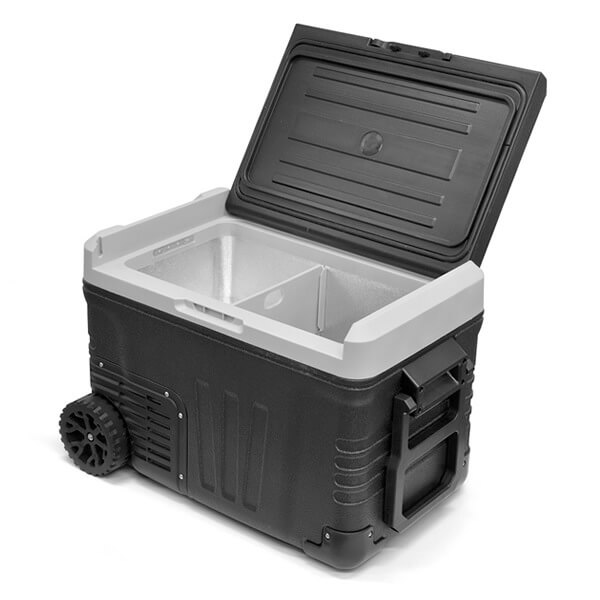 צידנית/ מקרר לרכב 50 ליטר מבוסס מדחס דגם AHY-CAR-RF50 מבית Luxor