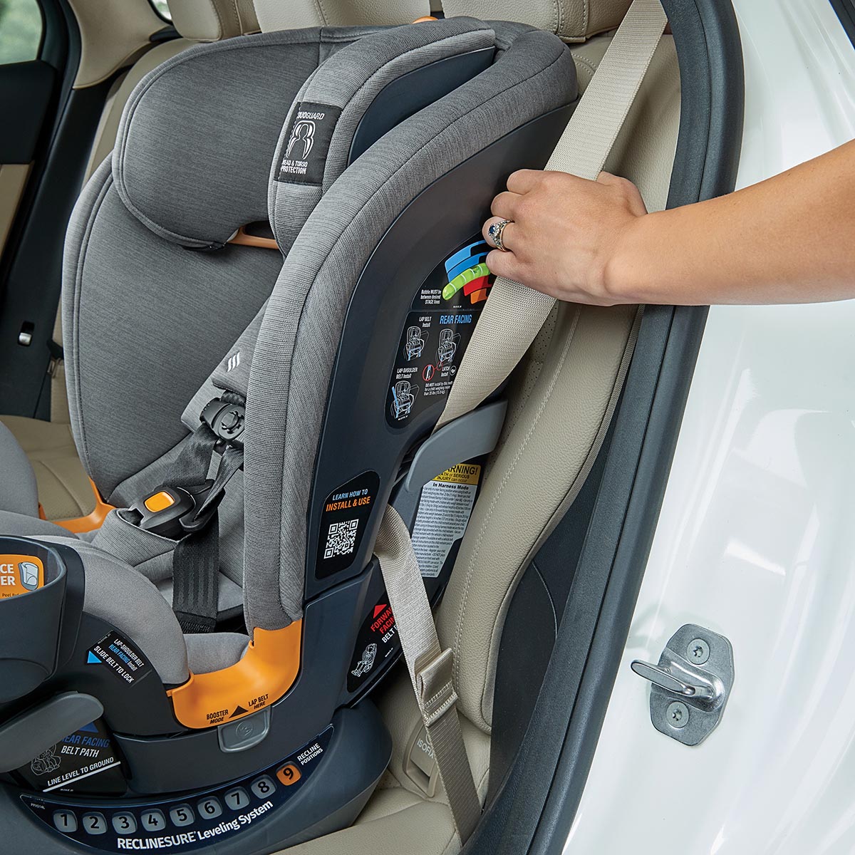 כיסא בטיחות וואן פיט קלירטקס - OneFit ClearTex מבית Chicco