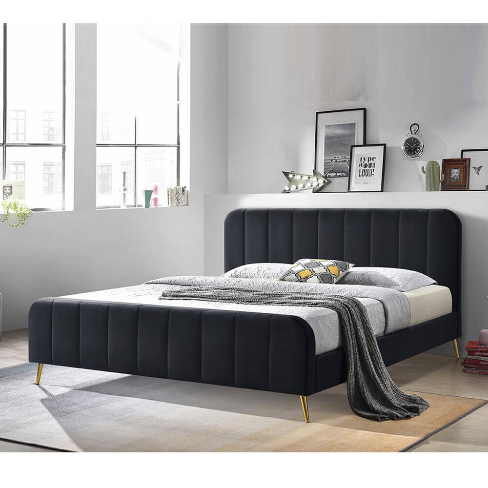 מיטה זוגית מרופדת דגם טייגר מבית HOME DECOR