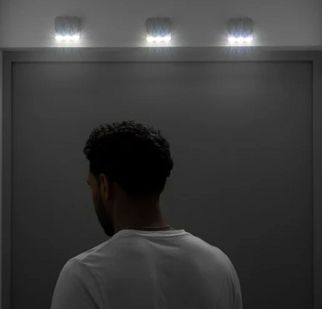 2 יחידות מנורת LED עם חיישן תנועה דגם V0103581 מבית InnovaGoods
