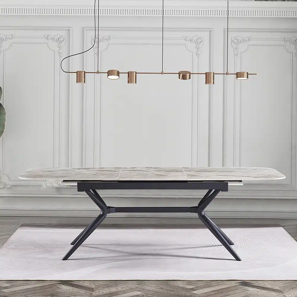 שולחן אוכל אבן קרמית נפתח 1.8–2.4 מטר דגם חץ מבית HOME DECOR
