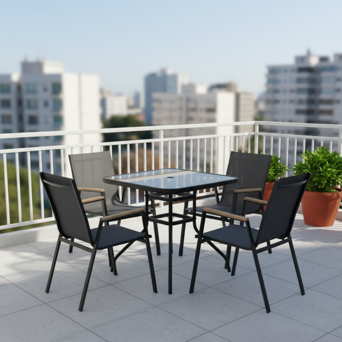 סט פינת אוכל ולנסיה שקוף עם 4 כיסאות לימה מבית PLAYA