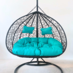 גוף שחור-כריות טורקיז