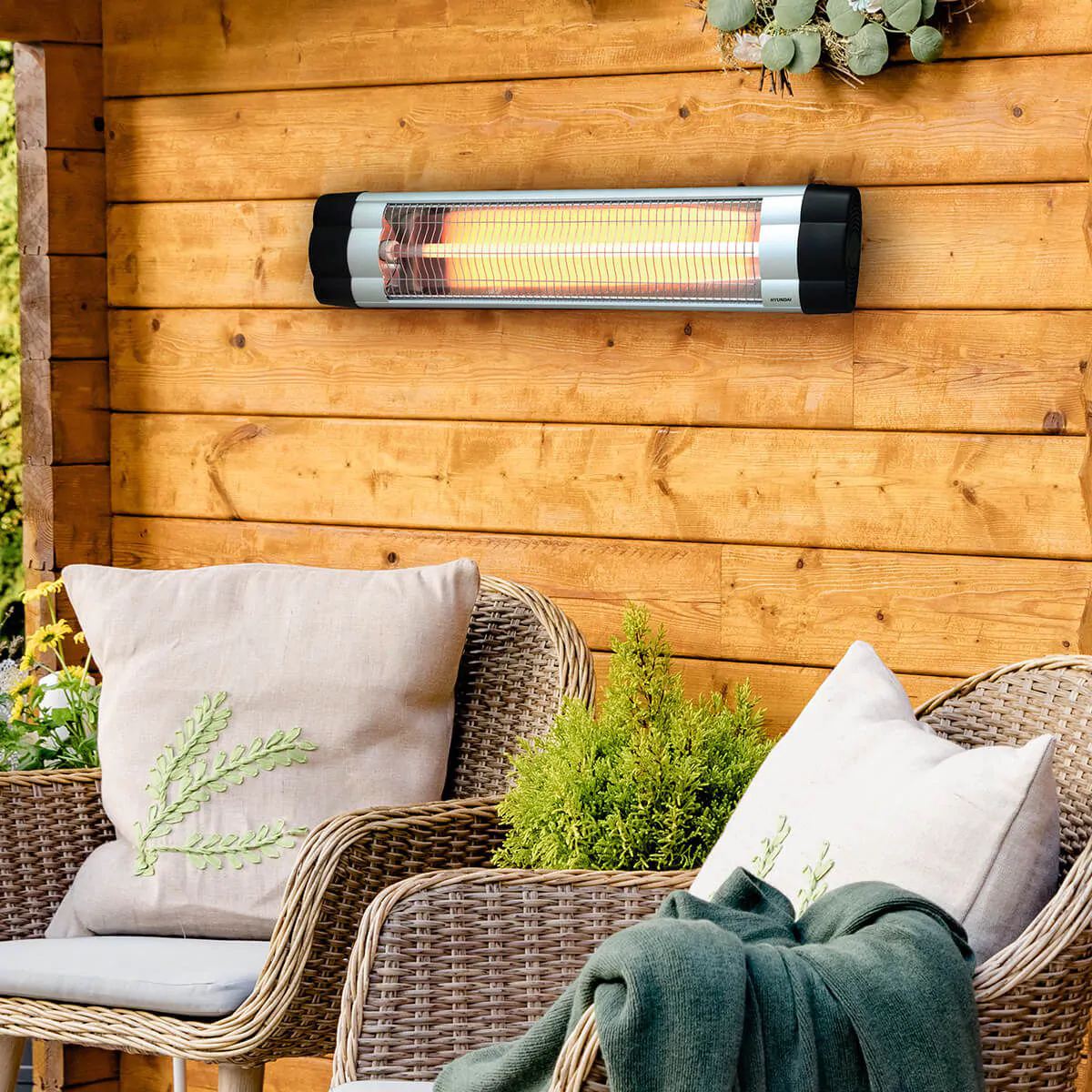 תנור חימום קורץ כולל סטנד טלסקופי 2500W דגם HAH-2500S מבית ECO EURO