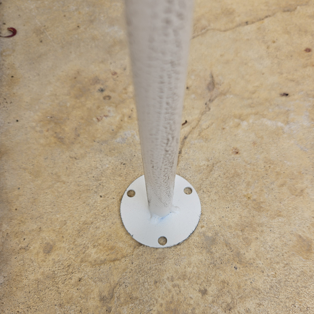 ספסל גינה מברזל עם ריפוד וקשת לצמחים דגם 8579 מבית טיפות טבע