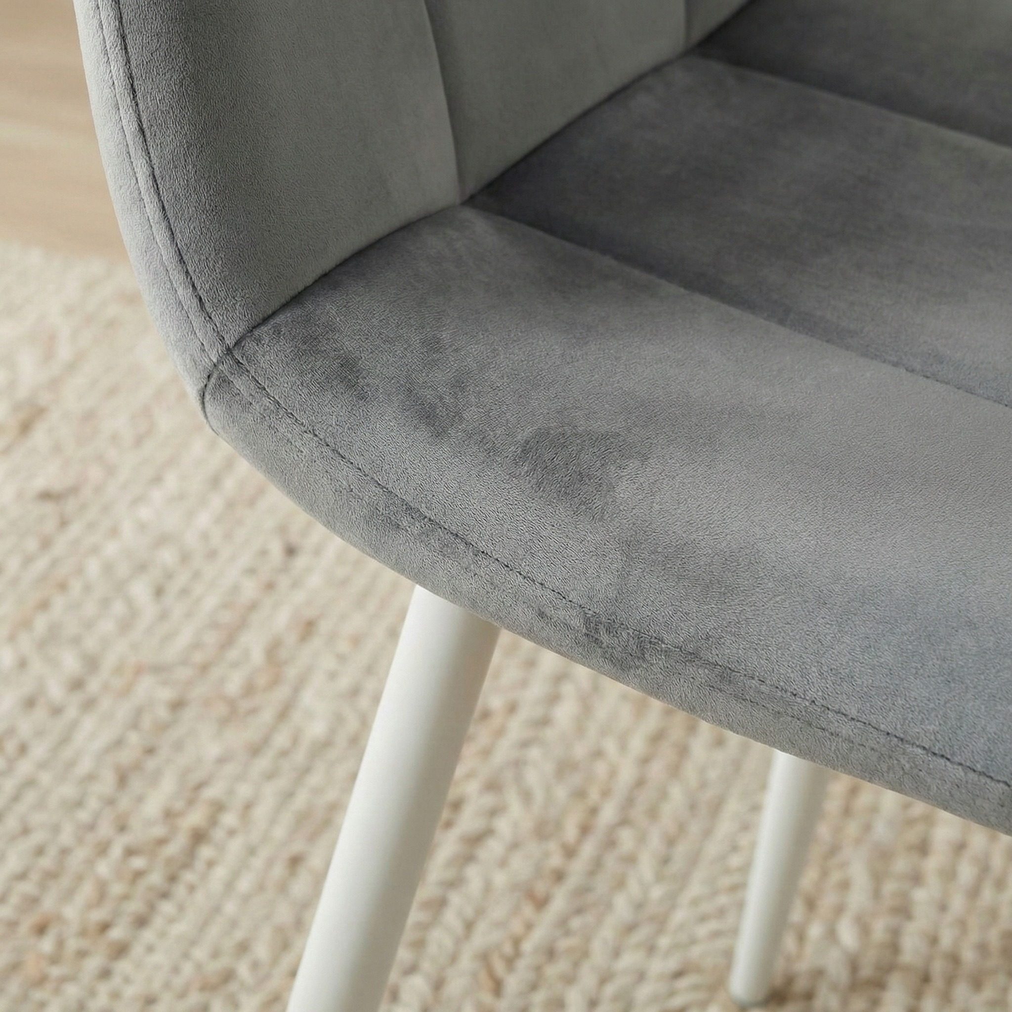 פינת אוכל נפתחת דגם שולחן אריאל לבן וכיסאות גלית אפור מבית HOME DECOR