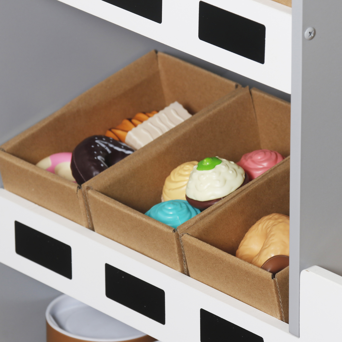 עמדת סופרמרקט משחק מעץ לילדים דגם W10A214C מבית BUBU