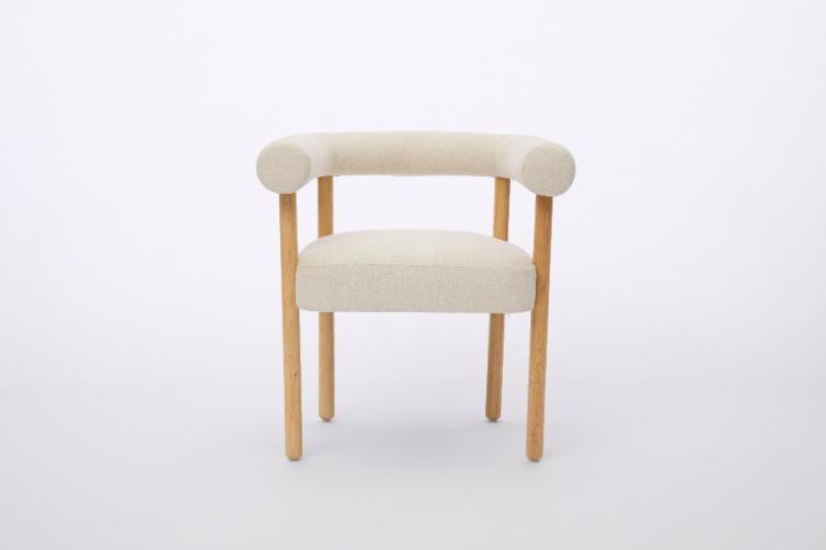 זוג כיסאות לפינת אוכל מעץ מלא מרופדים דגם מישיגן מבית RAMOS