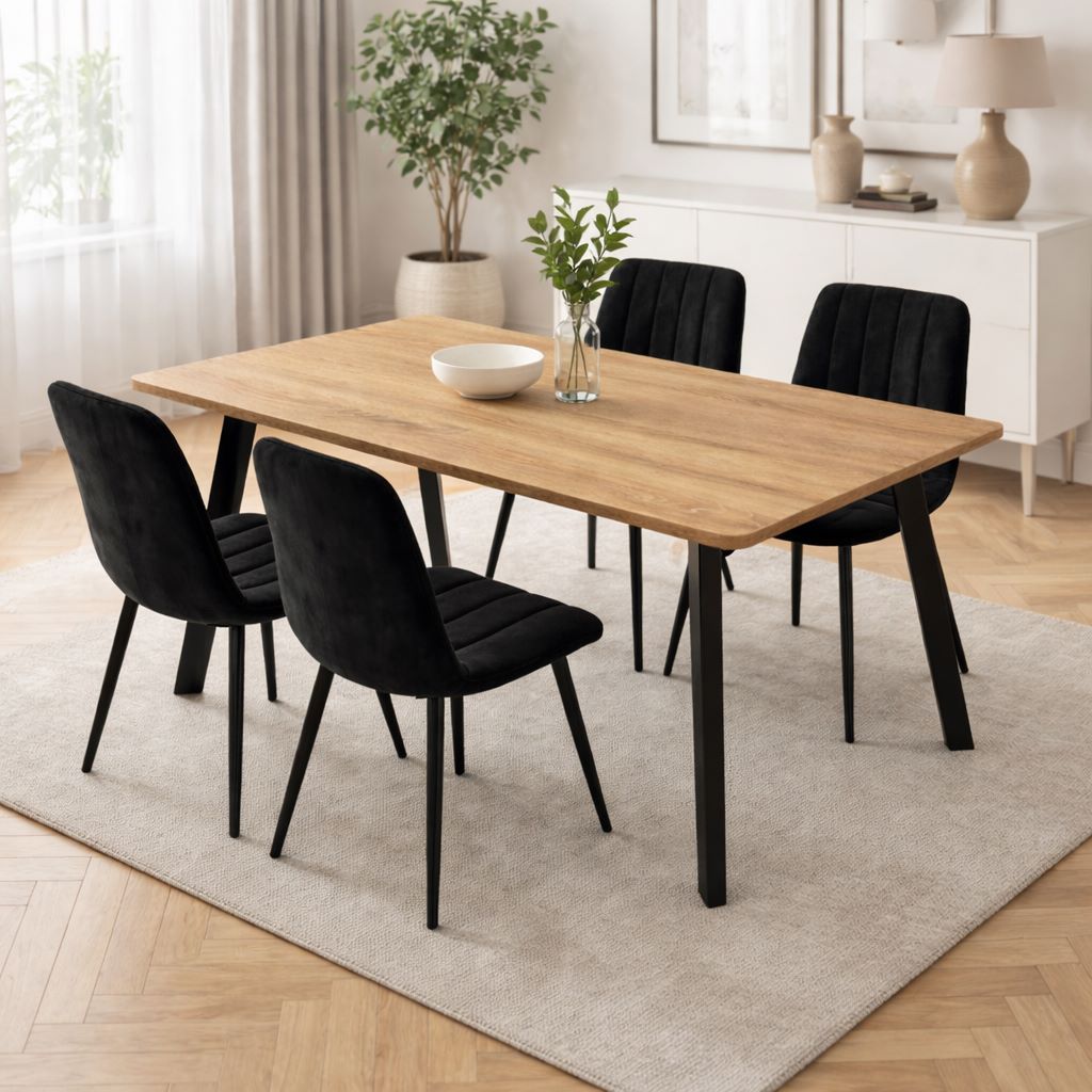 פינת אוכל קומפקטית עם שולחן 120 ס"מ ו־4 כיסאות מרופדים דגם גולן ריביירה מבית Tudo Design