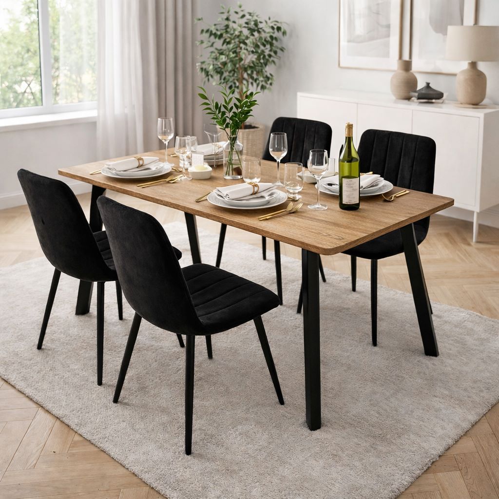 פינת אוכל קומפקטית עם שולחן 120 ס"מ ו־4 כיסאות מרופדים דגם גולן ריביירה מבית Tudo Design