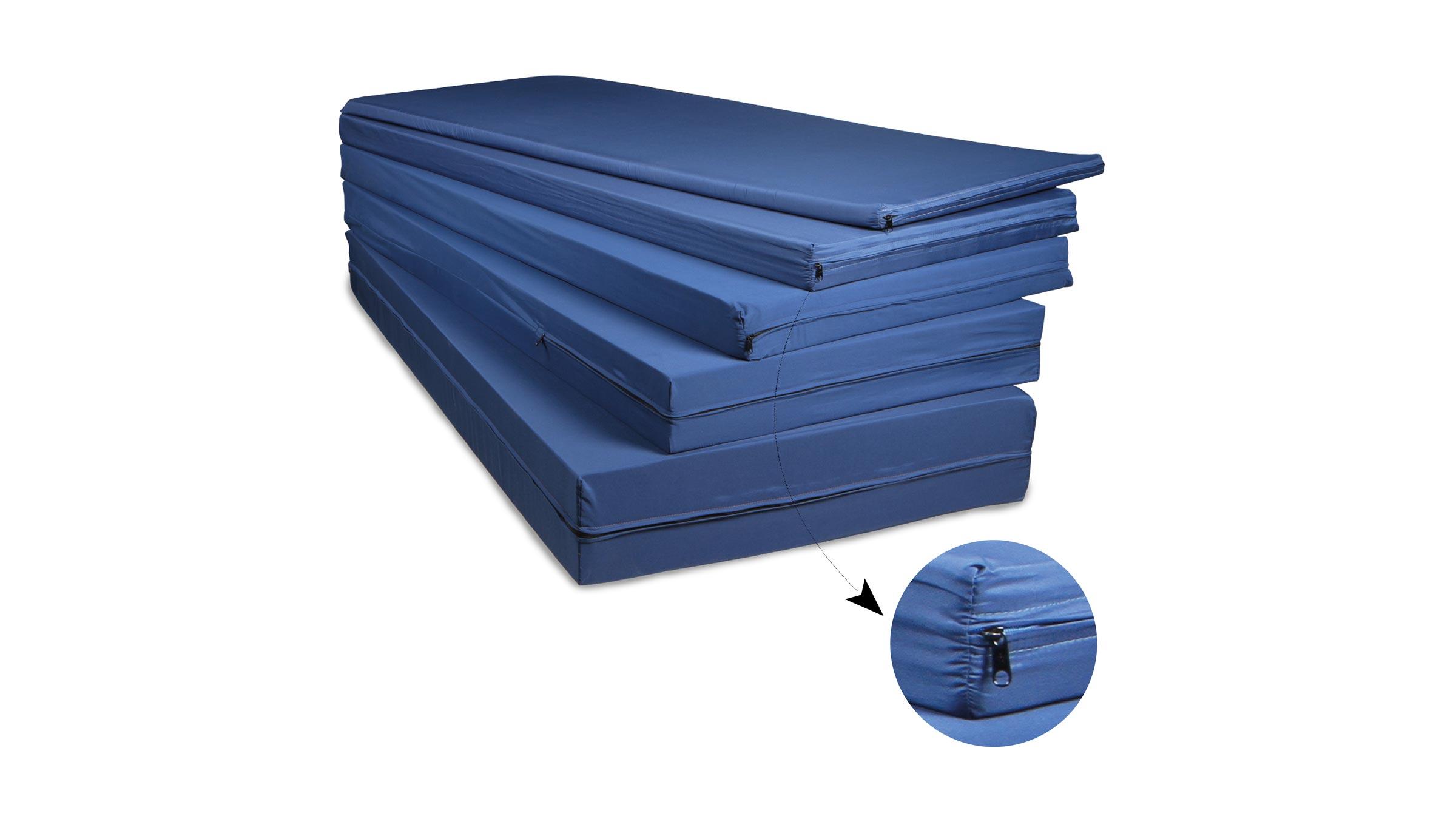 מיטת ילדים מעץ מלא עם מיטת חבר ומגירות דגם סמיילי מבית DORI