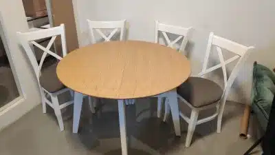 פלטה אלון רגליים לבנות