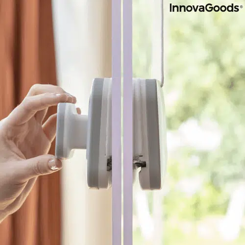 מנקה חלונות מגנטי דגם V0103619 מבית InnovaGoods מנקה חלונות מגנטי דגם V0103619 מבית InnovaGoods