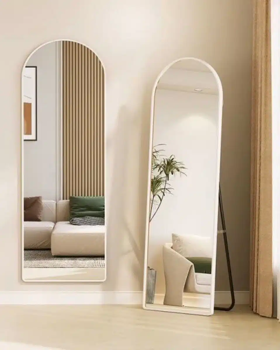מראת גוף מעוגלת עומדת ותלויה 150 ס"מ דגם קורפו מבית RAMOS מראת גוף מעוגלת עומדת ותלויה 150 ס"מ דגם קורפו מבית RAMOS