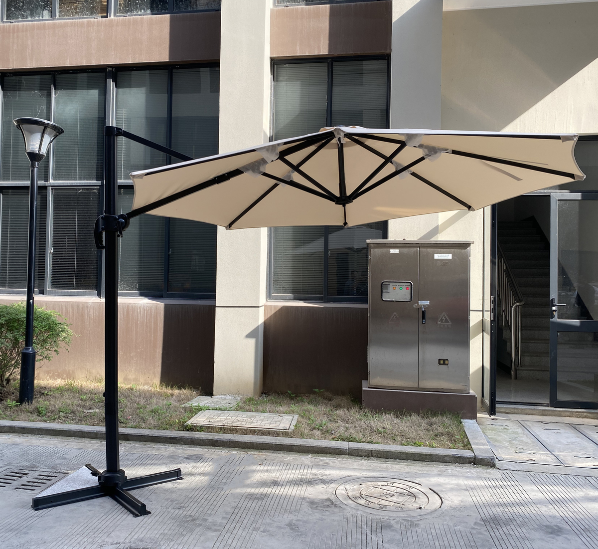 שמשייה רומא עגולה 3 מטר דגם MU7050 מבית PLAYA שמשייה רומא עגולה 3 מטר דגם MU7050 מבית PLAYA