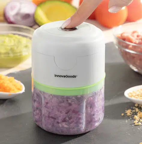 מעבד מזון נטען ונייד Echoppie דגם V0103337 מבית InnovaGoods מעבד מזון נטען ונייד Echoppie דגם V0103337 מבית InnovaGoods