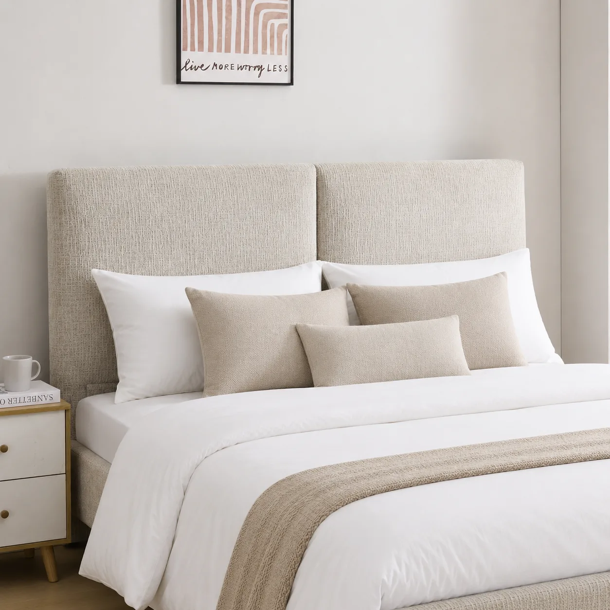 מיטה זוגית מרופדת בעיצוב מרחף דגם פליי מבית HOME DECOR