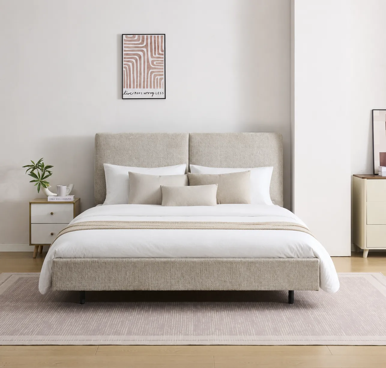 מיטה זוגית מרופדת בעיצוב מרחף דגם פליי מבית HOME DECOR