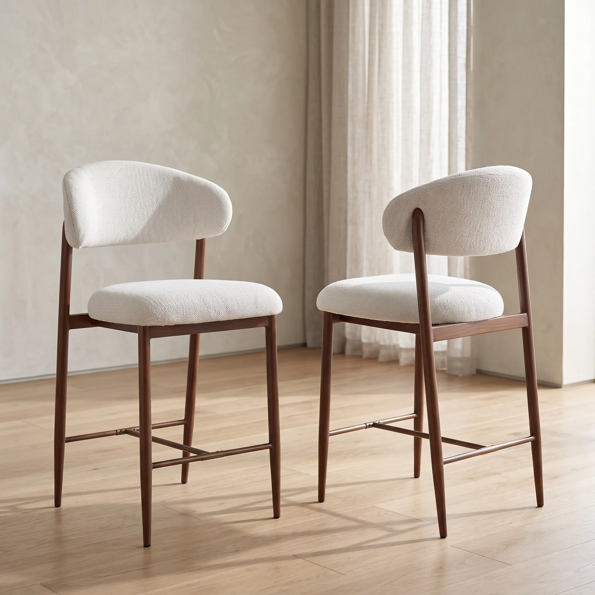 זוג כיסאות בר מרופדים בד רחיץ דגם גולן מבית HOME DECOR זוג כיסאות בר מרופדים בד רחיץ דגם גולן מבית HOME DECOR